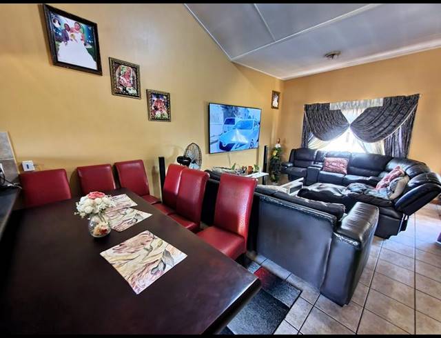 3 BEDROOM TOWNHOUSE FOR SALE IN MONTANA